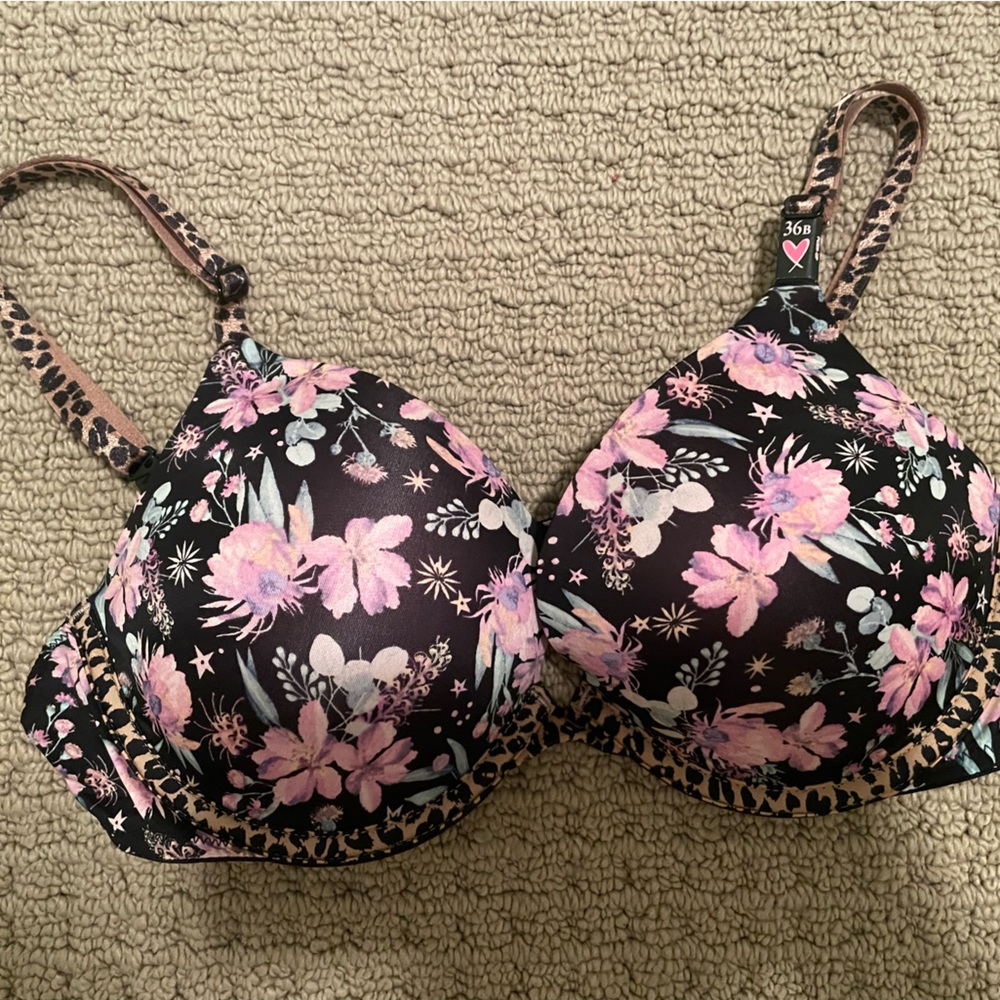 Victoria Secret 36B Push Up Bra